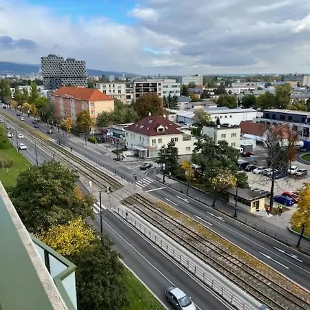 Cozy Vibe With Amazing Terrace Near Main Stadiums