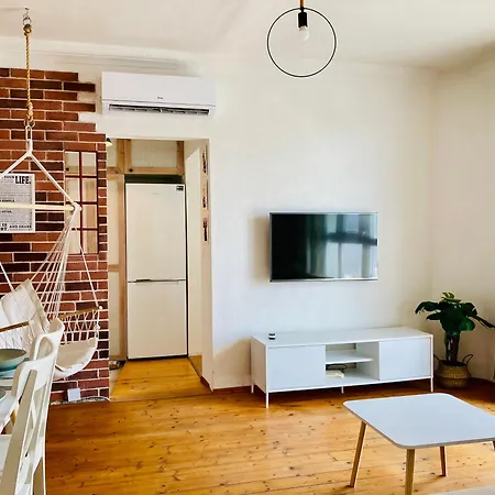 Cozy Vibe With Amazing Terrace Near Main Stadiums Apartment