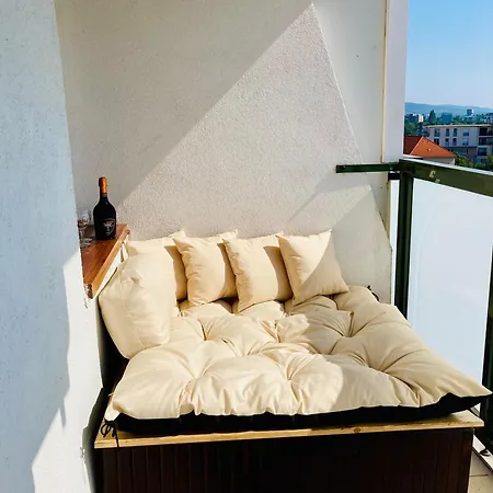 Cozy Vibe With Amazing Terrace Near Main Stadiums Apartment *
